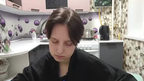 Sara online show from June 17, 6:02 pm