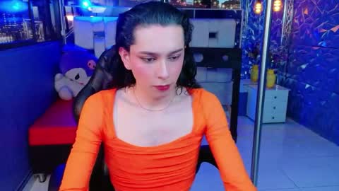 Sharlond online show from May 31, 1:32 pm