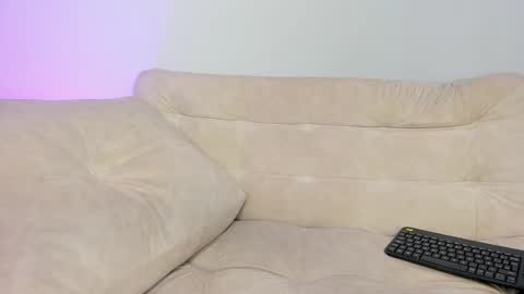 Hi fiends ---- I usually start online from Monday to Friday from 1000 am Saturdays and Sundays at 600 am Colombia time online show from March 4, 9:32 pm