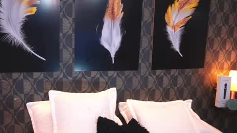 Sharom  online show from April 22, 7:10 pm