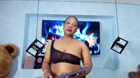 Sharon Noa online show from May 30, 4:16 pm