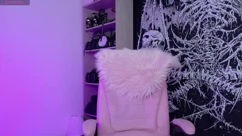 Antonia online show from February 24, 8:45 pm