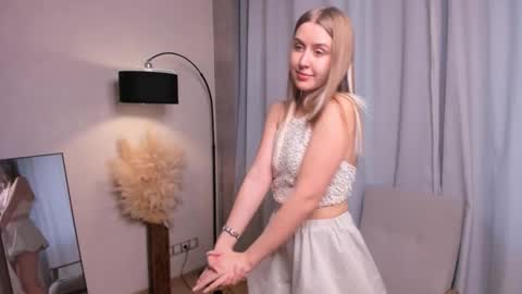 sharronsaephan online show from October 16, 2:00 am