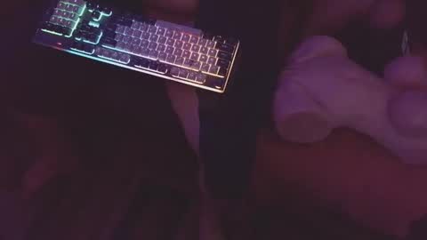 shawntheone online show from May 18, 2:43 am