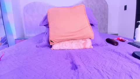 Shelsy online show from November 28, 1:40 pm