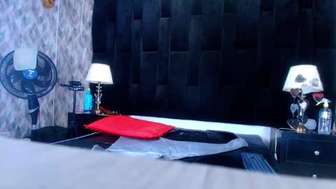 Snapshot of shelsy_loreds chatting on February 24, 11:54 am Shelsy online show from February 24, 11:54 am