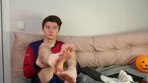 Max online show from October 29, 8:42 pm