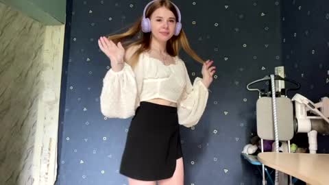 Kaayy online show from May 22, 7:37 am