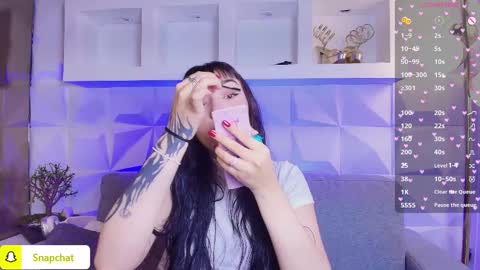 mia online show from March 5, 11:08 am