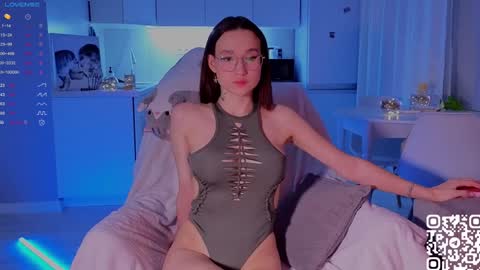 Snapshot of shey1i chatting on December 13, 6:05 pm Sheyli online show from December 13, 6:05 pm