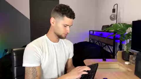 Shia online show from April 30, 3:06 pm