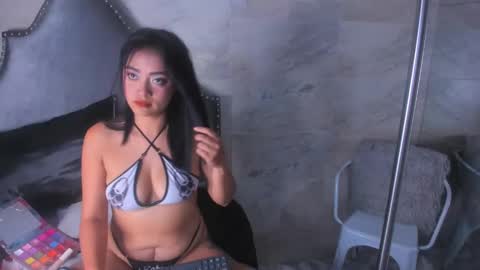 Alli  online show from January 28, 8:04 pm