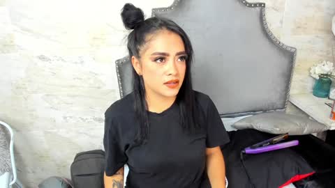 Alli  online show from January 31, 8:01 pm