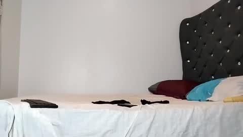 Shi-ro online show from November 2, 11:43 am