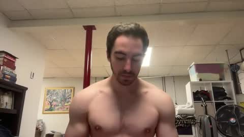 shirtlesshunk15 online show from April 21, 2:04 am