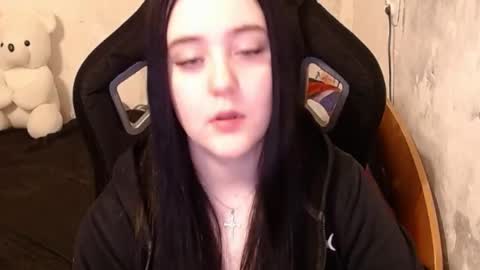 Snapshot of show_for_you chatting on December 2, 3:53 pm show_for_you online show from December 2, 3:53 pm