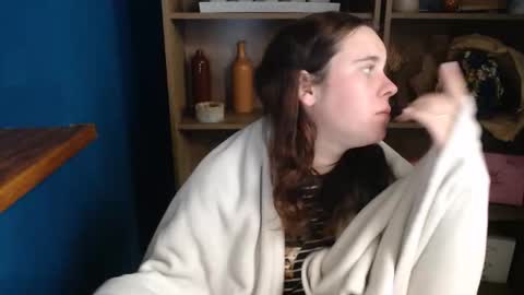Snapshot of shy_lil chatting on October 2, 12:04 pm shy_lil online show from October 2, 12:04 pm