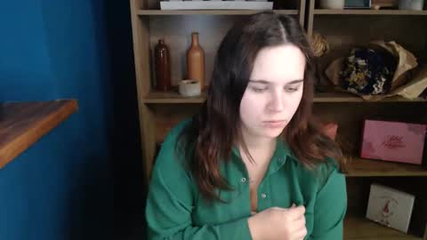 Snapshot of shy_lil chatting on October 9, 10:32 am shy_lil online show from October 9, 10:32 am
