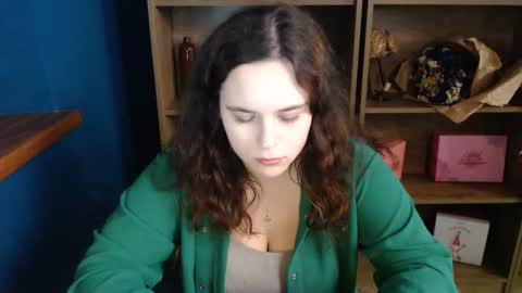 Snapshot of shy_lil chatting on October 13, 12:40 pm shy_lil online show from October 13, 12:40 pm
