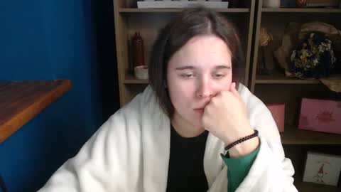 Snapshot of shy_lil chatting on September 29, 9:52 am shy_lil online show from September 29, 9:52 am
