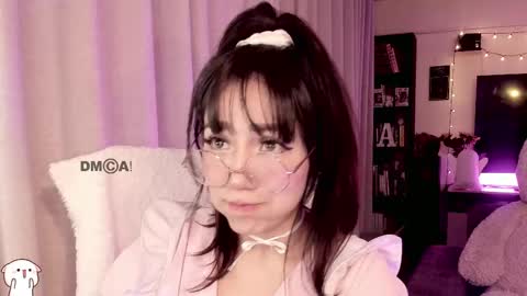 Snapshot of shyangie24 chatting on October 20, 5:56 am Angeline 3 independent come here when am horny... online show from October 20, 5:56 am