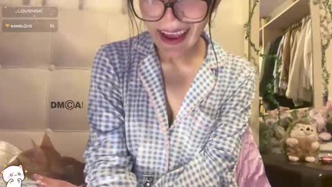 Snapshot of shyangie24 chatting on September 27, 5:05 am Angeline 3 independent come here when am horny... online show from September 27, 5:05 am
