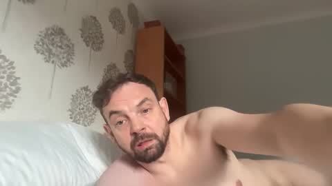 Snapshot of shyb35 chatting on October 24, 9:54 am shyb35 online show from October 24, 9:54 am