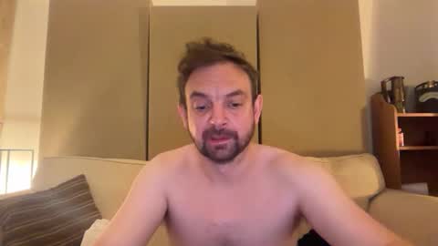 Snapshot of shyb35 chatting on October 4, 7:11 pm shyb35 online show from October 4, 7:11 pm