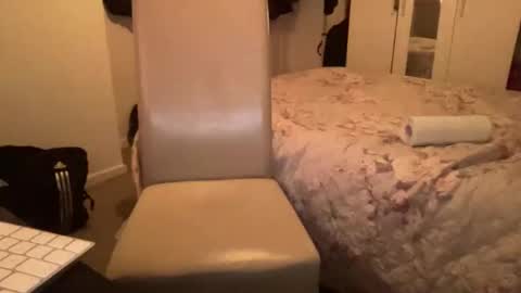 shyboy0533 online show from November 9, 7:27 pm