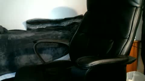 shyboyhugecum2020 online show from March 13, 3:32 am