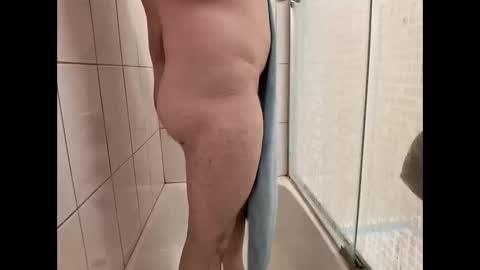 Snapshot of shyguy_passion chatting on March 5, 8:21 pm  at ya who online show from March 5, 8:21 pm