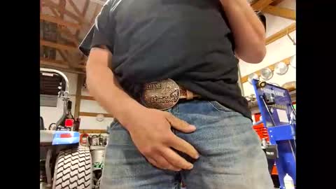 shyguycurious5 online show from October 30, 8:42 pm