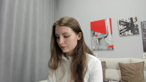 shyly_lisa online show from May 30, 1:37 am
