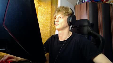 Tom and Betty online show from April 1, 6:47 am