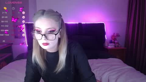 shysweetrish online show from April 3, 2:51 am