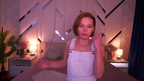 shyysiren online show from April 23, 3:35 pm