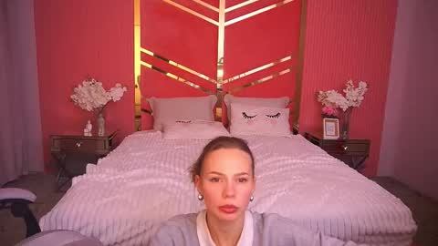 shyysiren online show from November 9, 3:26 pm