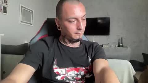 sidvicious23cm online show from April 7, 4:20 pm