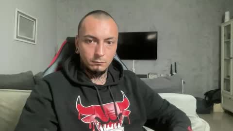 sidvicious23cm online show from March 17, 5:29 pm