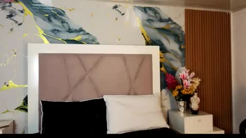 Sienna Desieree online show from April 15, 7:58 pm