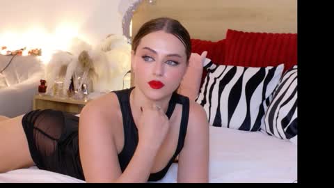 sienna_voss online show from October 27, 12:10 am