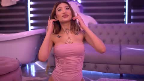 Sienna online show from September 20, 7:33 am