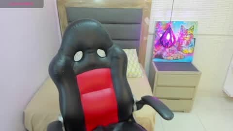 siennamarshal online show from April 25, 7:33 pm