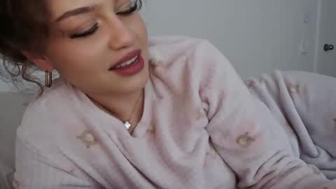 Sienna Sings online show from May 30, 12:20 am