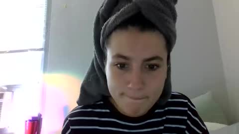 sierranovaa online show from April 22, 9:00 pm