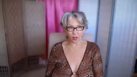 petra daniels online show from October 31, 12:00 am