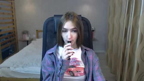 Snapshot of silkymiley chatting on September 17, 7:34 am silkymiley online show from September 17, 7:34 am