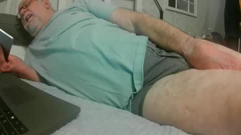 sillyoldman45221063 online show from April 21, 10:28 pm