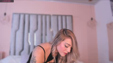 Silvy Layton online show from December 10, 1:44 pm