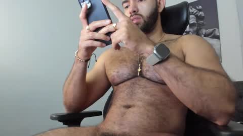 simon_leon01 online show from March 4, 11:46 pm